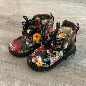 Children floral boots size 27 (made in china/ 9.5-10 in US. Never worn.